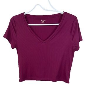 No Boundaries Medium V Neck Crop Top Ribbed T Shirt Berry Pink Stretchy Tee